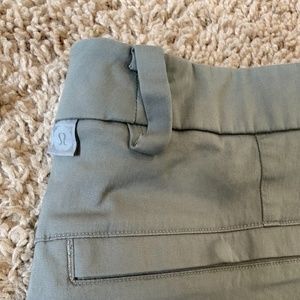Lululemon Commission Short Chino 9” Slim Grey Sage